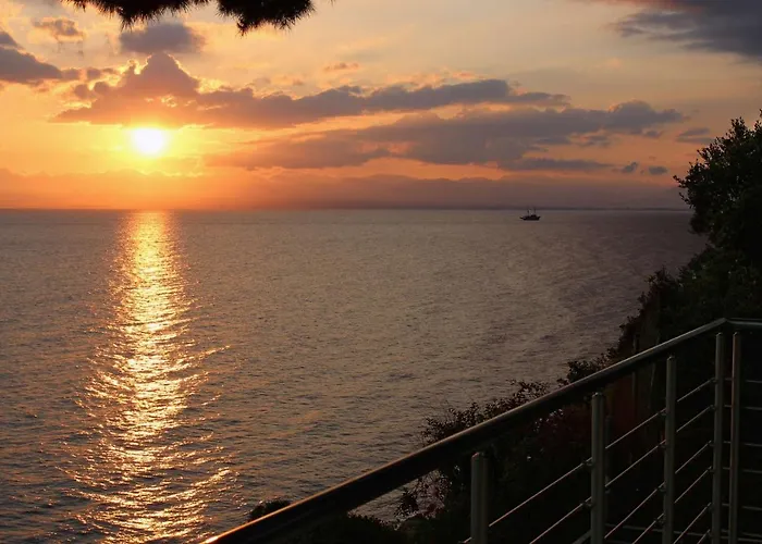 Naftilos Blue View Retreat