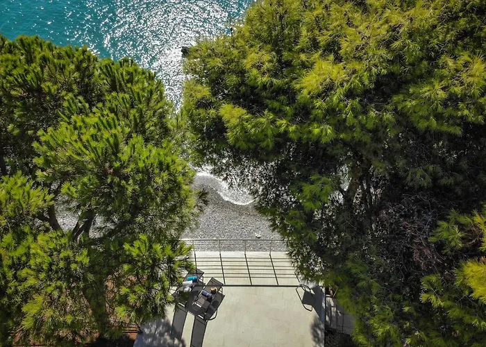 Naftilos Blue View Retreat