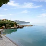 Semesterbostad Naftilos Blue View Retreat