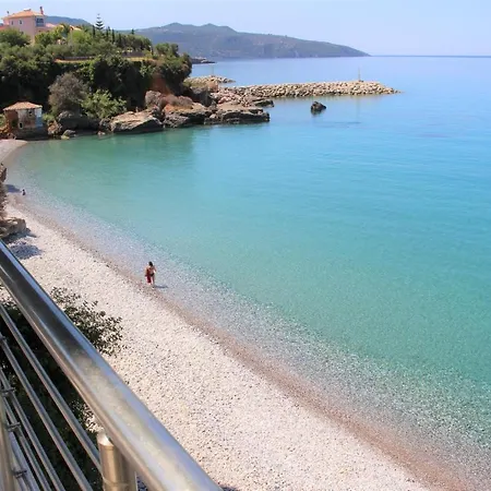Naftilos Blue View Retreat Avia