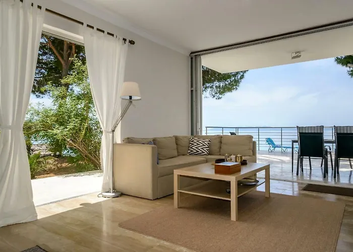 Naftilos Blue View Retreat 別荘