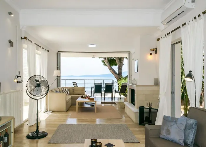 Naftilos Blue View Retreat بيت للعطل *