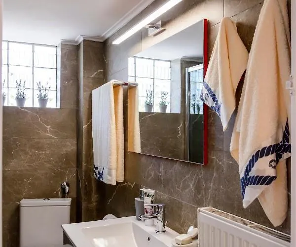 Naftilos Blue View Retreat Αβία