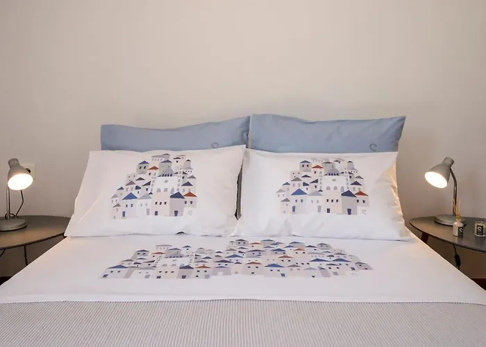 Naftilos Blue View Retreat بيت للعطل