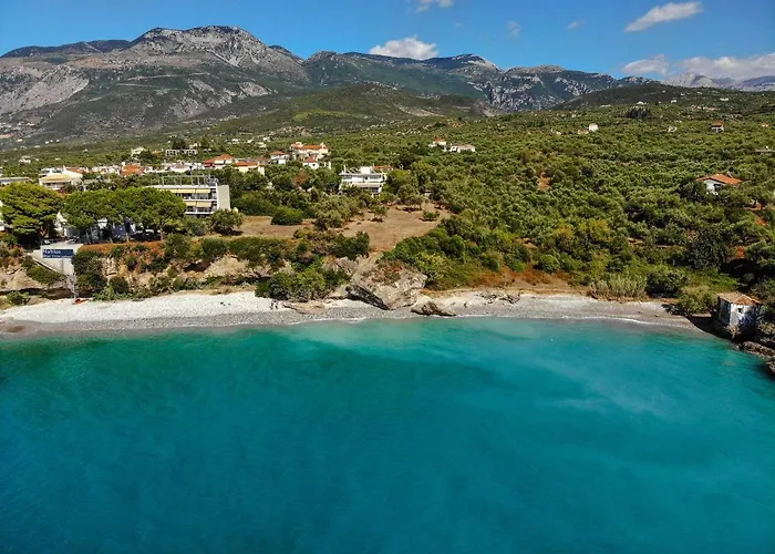Naftilos Blue View Retreat بيت للعطل